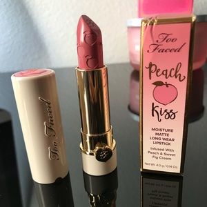 💕TOO FACED💕 MOISTURE LONG MATTE LIPSTICK 🍑